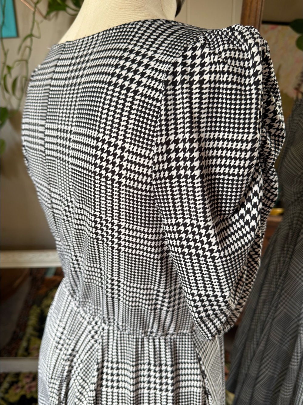 Torrid Mini Studio Knit Cinch Front Skater Dress Size 1X Black White Houndstooth - Picture 9 of 12